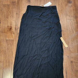 Reformation women's black skirt in size 6